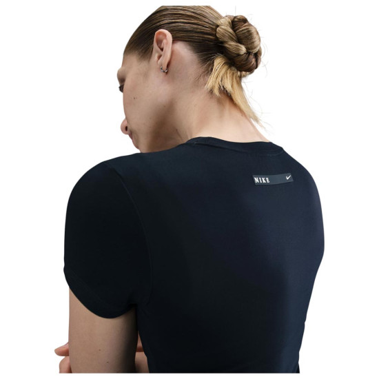 Nike Γυναικεία κοντομάνικη μπλούζα Sportswear Essentials Cropped Swoosh Tee